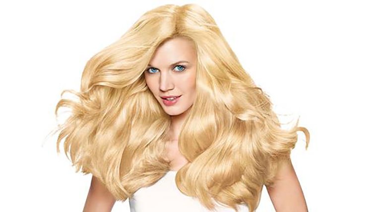Blond haar zonder de oranje gloed na het verven: vier cruciale tips