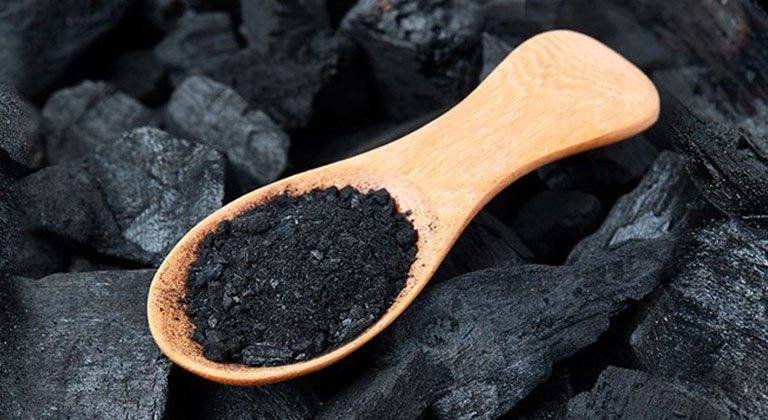 Hoe zuivert een charcoal masker mijn huid en hoe te gebruiken?