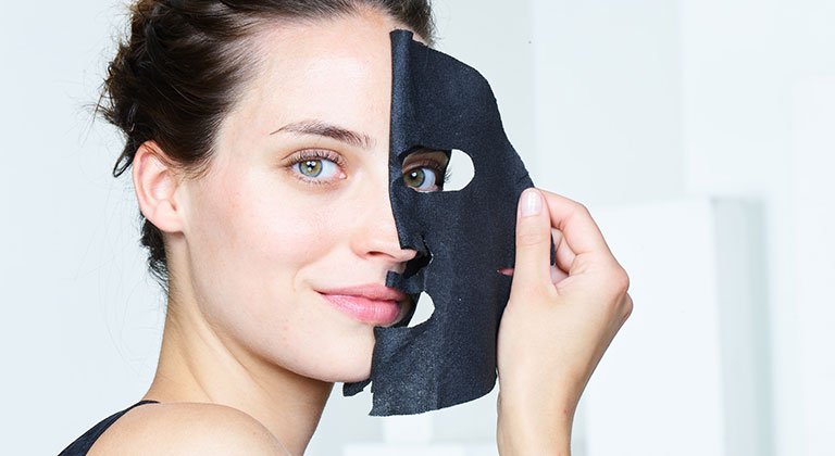 Een gezichtsmasker gebruiken voor een gezonde huid
