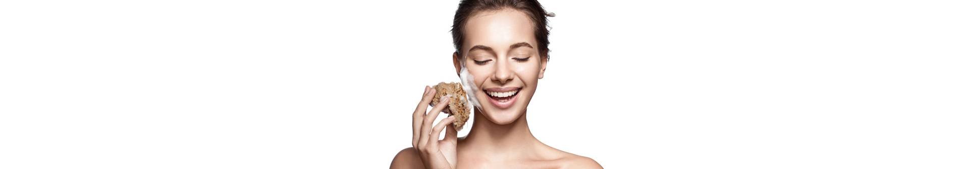 Quel produit utiliser pour nettoyer une peau à tendance acnéique ? Découvrez 5 nettoyants pour visage et sélectionnez celui qui répond le mieux à vos besoins.