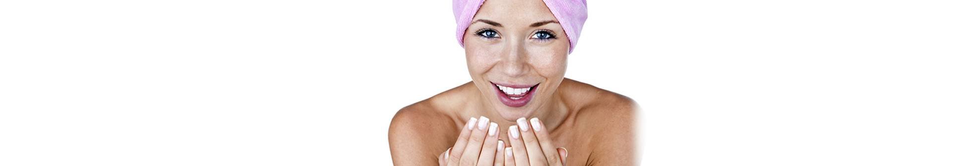 Relativement nouvelle sur le marché des cosmétiques, la BB crème est un produit tout-en-un puissant. Ce baume hydrate votre peau tout en corrigeant ses imperfections.