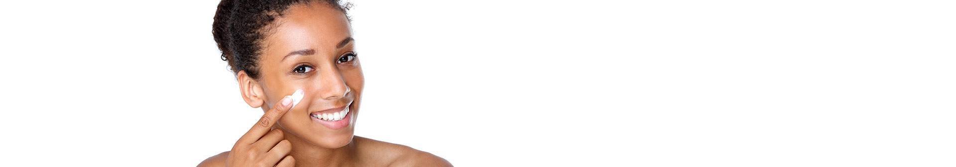 Heb je ook vaak last van die opvallende zwarte puntjes? Ontdek specifieke producten en maskertjes tegen zwarte puntjes die je huid intens reinigen en verzorgen.