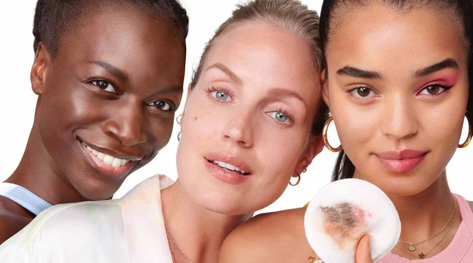 garnier article micellarwater bigimage 890x496 2 x3